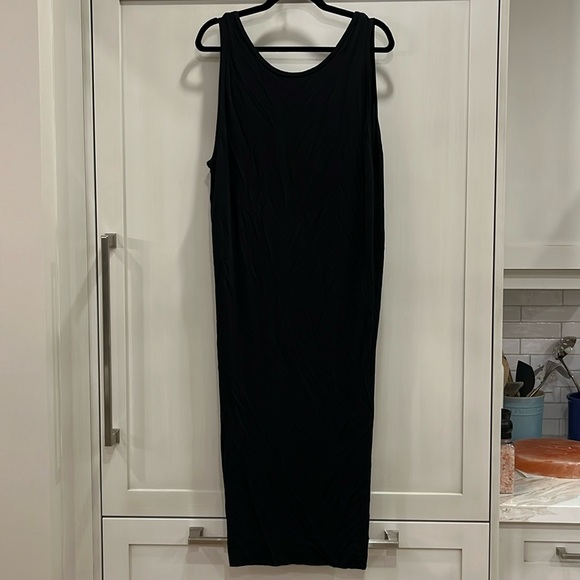 EUC Simple black midi length fully lined sleeveless dress from Helmut Lang - Picture 5 of 13